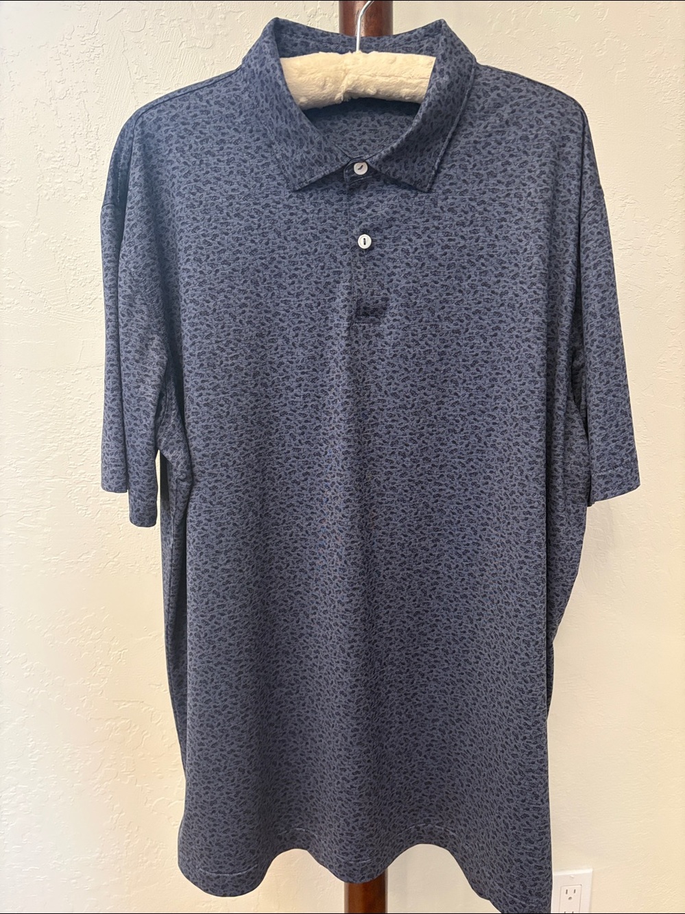 Peter Millar crown crafted shirt. - Picture 2 of 13